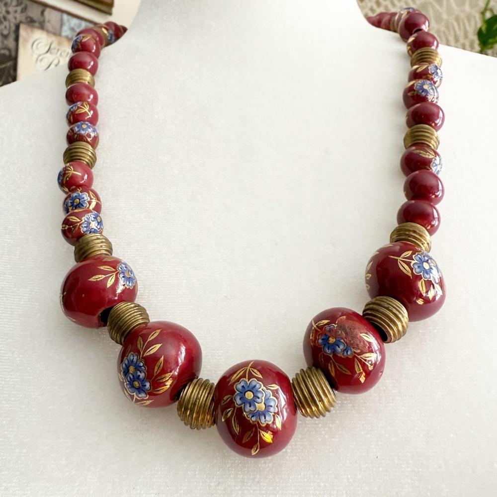 Vintage Oxblood Ceramic Bead Necklace Hand Painted Floral Chinoiserie Gilt MCM - Picture 5 of 9